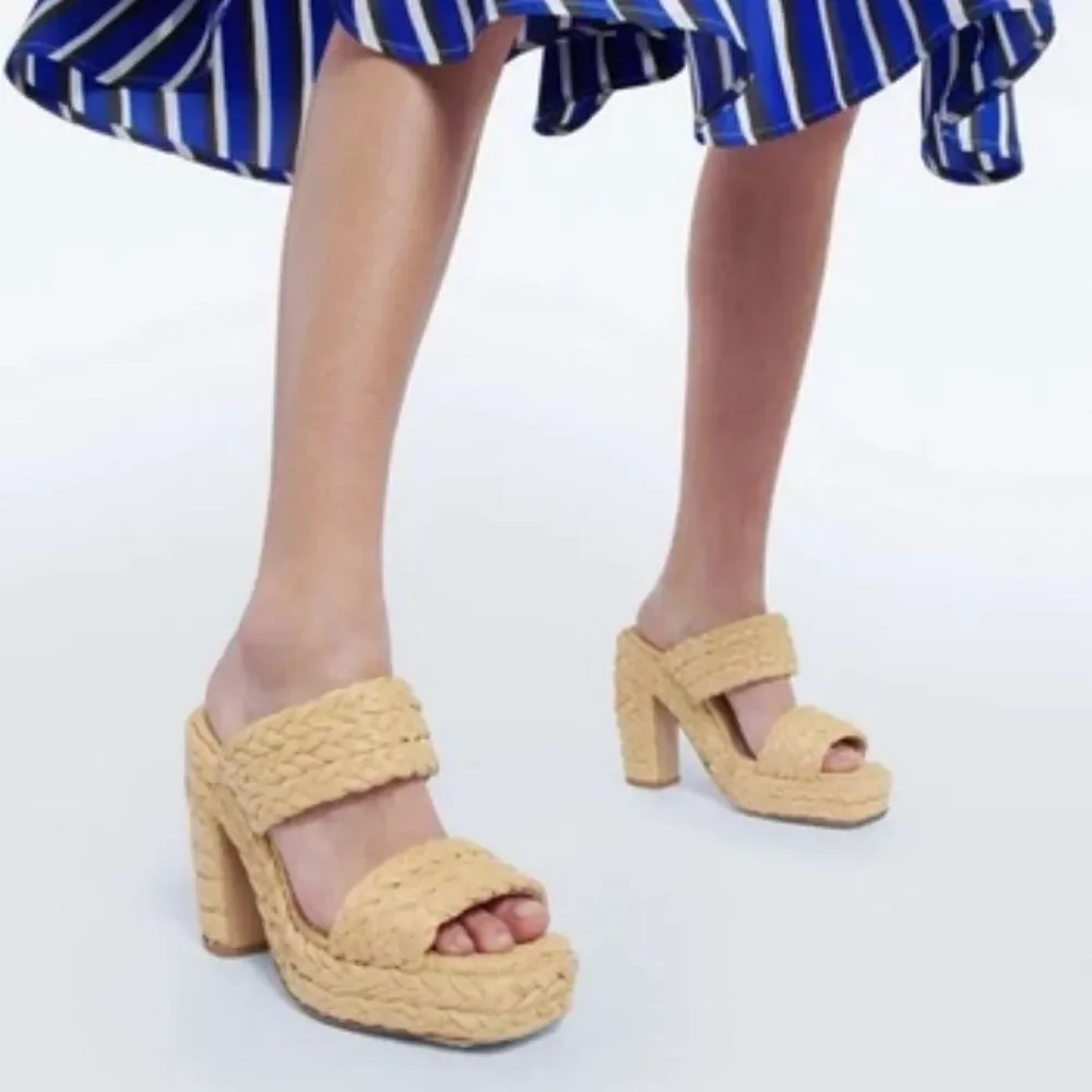 Bottega Veneta Trinity Weave Raffia Platform Sandals size 38